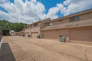 13798 Hollowgreen Dr, Houston, TX 77082 - Photo 29