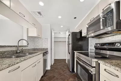 3525 Sage Road #704, Houston, TX 77056 - Photo 15