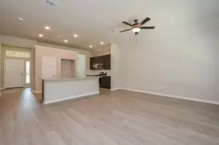 1063 Bending Trl Dr, Tomball, TX 77375 - Photo 11