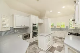 9406 Bevlyn Dr, Houston, TX 77025 - Photo 11
