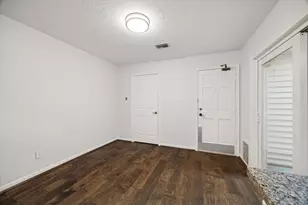 9939 Kemp Forest Dr, Houston, TX 77080 - Photo 17