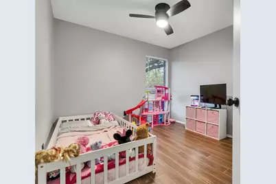 101 N Wagon Lane N, Angleton, TX 77515 - Photo 13