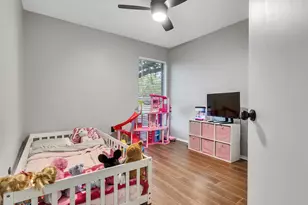 101 N Wagon Ln N, Angleton, TX 77515 - Photo 13