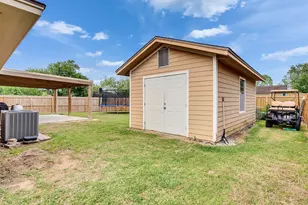 101 N Wagon Ln N, Angleton, TX 77515 - Photo 19