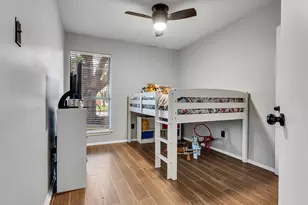 101 N Wagon Ln N, Angleton, TX 77515 - Photo 15