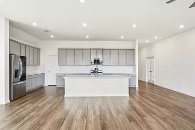 15551 Blue Lake Drive, Mont Belvieu, TX 77523 - Photo 9