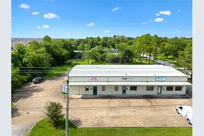 8019 W Fm 517 Road W, Dickinson, TX 77539 - Photo 1