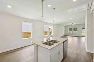 1913 Oregon White Oak Dr, Conroe, TX 77304 - Photo 9