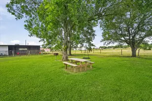 765 Norcross Rd, Wallis, TX 77485 - Photo 35