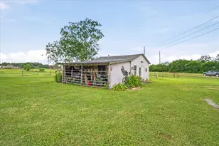 765 Norcross Rd, Wallis, TX 77485 - Photo 31