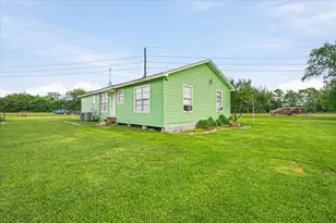 765 Norcross Rd, Wallis, TX 77485 - Photo 3