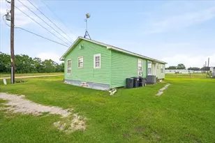 765 Norcross Rd, Wallis, TX 77485 - Photo 5