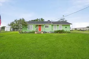 765 Norcross Rd, Wallis, TX 77485 - Photo 7