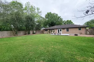 5846 Ettrick Dr, Houston, TX 77035 - Photo 37
