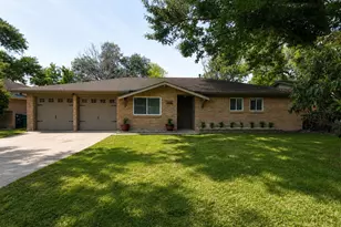 5846 Ettrick Dr, Houston, TX 77035 - Photo 39