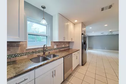 5846 Ettrick Drive, Houston, TX 77035 - Photo 3