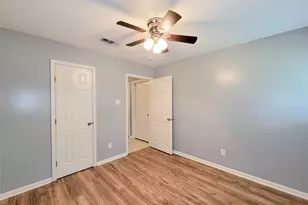 5846 Ettrick Dr, Houston, TX 77035 - Photo 21