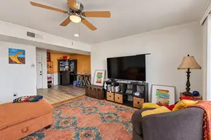 3015 Walnut Bend Ln, Houston, TX 77042 - Photo 7