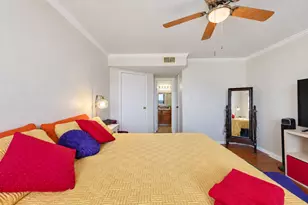 3015 Walnut Bend Ln, Houston, TX 77042 - Photo 15