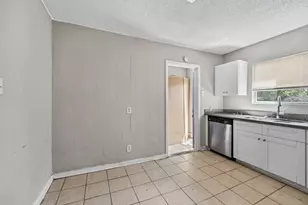 11407 Duane St, Houston, TX 77047 - Photo 9