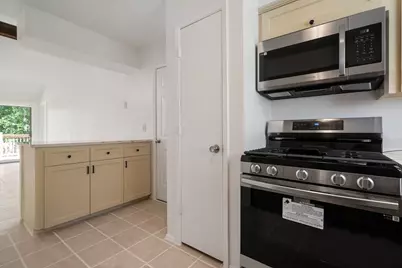 72 Oldstream Court, The Woodlands, TX 77381 - Photo 13