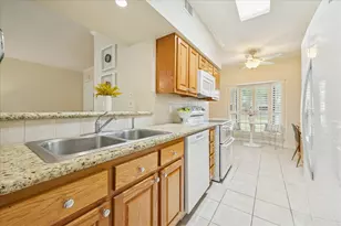 701 Bering Dr, Houston, TX 77057 - Photo 11