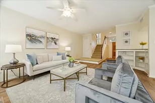 701 Bering Dr, Houston, TX 77057 - Photo 9