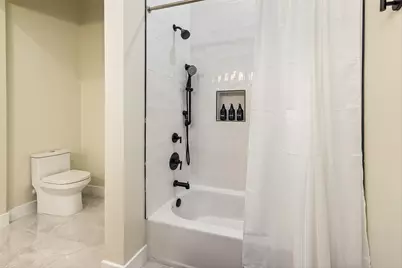 11207 Schwartz Drive, Galveston, TX 77554 - Photo 17
