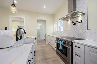 11207 Schwartz Drive, Galveston, TX 77554 - Photo 11