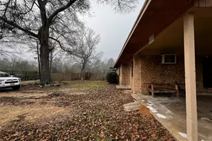 129 E John St, Centerville, TX 75833 - Photo 3