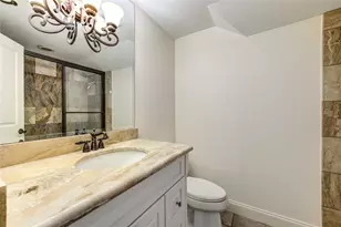 4615 Laurel St, Bellaire, TX 77401 - Photo 41