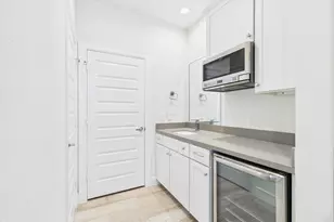 2761 Clinton Dr, Houston, TX 77020 - Photo 29