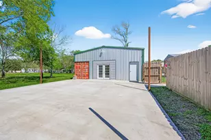 22218 Madison St, Bedias, TX 77831 - Photo 25