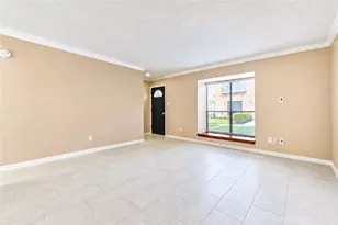 9265 Westwood Village Dr, Houston, TX 77036 - Photo 9