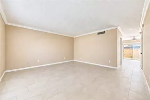 9265 Westwood Village Dr, Houston, TX 77036 - Photo 11