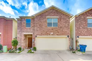 3707 Main Poplar Dr, Houston, TX 77025 - Photo 5