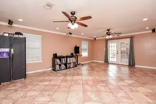 12810 Mill Valley Rd, Houston, TX 77048 - Photo 23