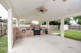 12810 Mill Valley Rd, Houston, TX 77048 - Photo 11