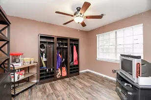 12810 Mill Valley Rd, Houston, TX 77048 - Photo 7