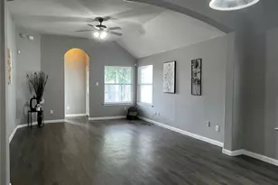 811 Forest Hillside Ln, Houston, TX 77067 - Photo 9