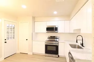 3210 Wuthering Heights Dr, Houston, TX 77045 - Photo 1