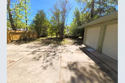 4203 Wuthering Heights Drive, Houston, TX 77045 - Photo 35