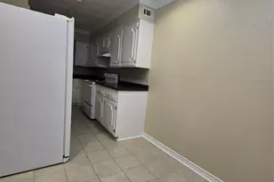 5207 Arboles Dr, Houston, TX 77035 - Photo 5