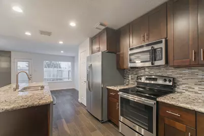 226 Blushwood Place, The Woodlands, TX 77382 - Photo 13