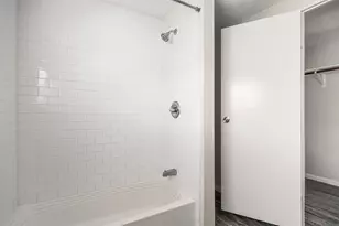 2222 N Austin Ave, Pearland, TX 77581 - Photo 15