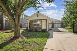 1602 Orlando St, Friendswood, TX 77546 - Photo 3