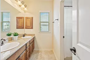 35 N Beech Springs Dr, The Woodlands, TX 77389 - Photo 29