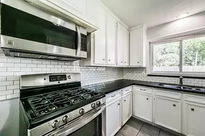 4702 Maple Street, Bellaire, TX 77401 - Photo 7