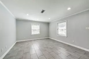 4702 Maple St, Bellaire, TX 77401 - Photo 3