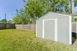 4702 Maple St, Bellaire, TX 77401 - Photo 19